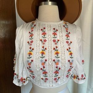 Embroidered flower top. Size small